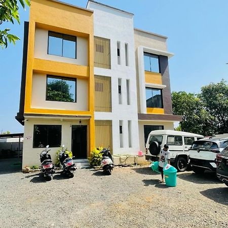 Hotel Devka House Daman Exterior foto