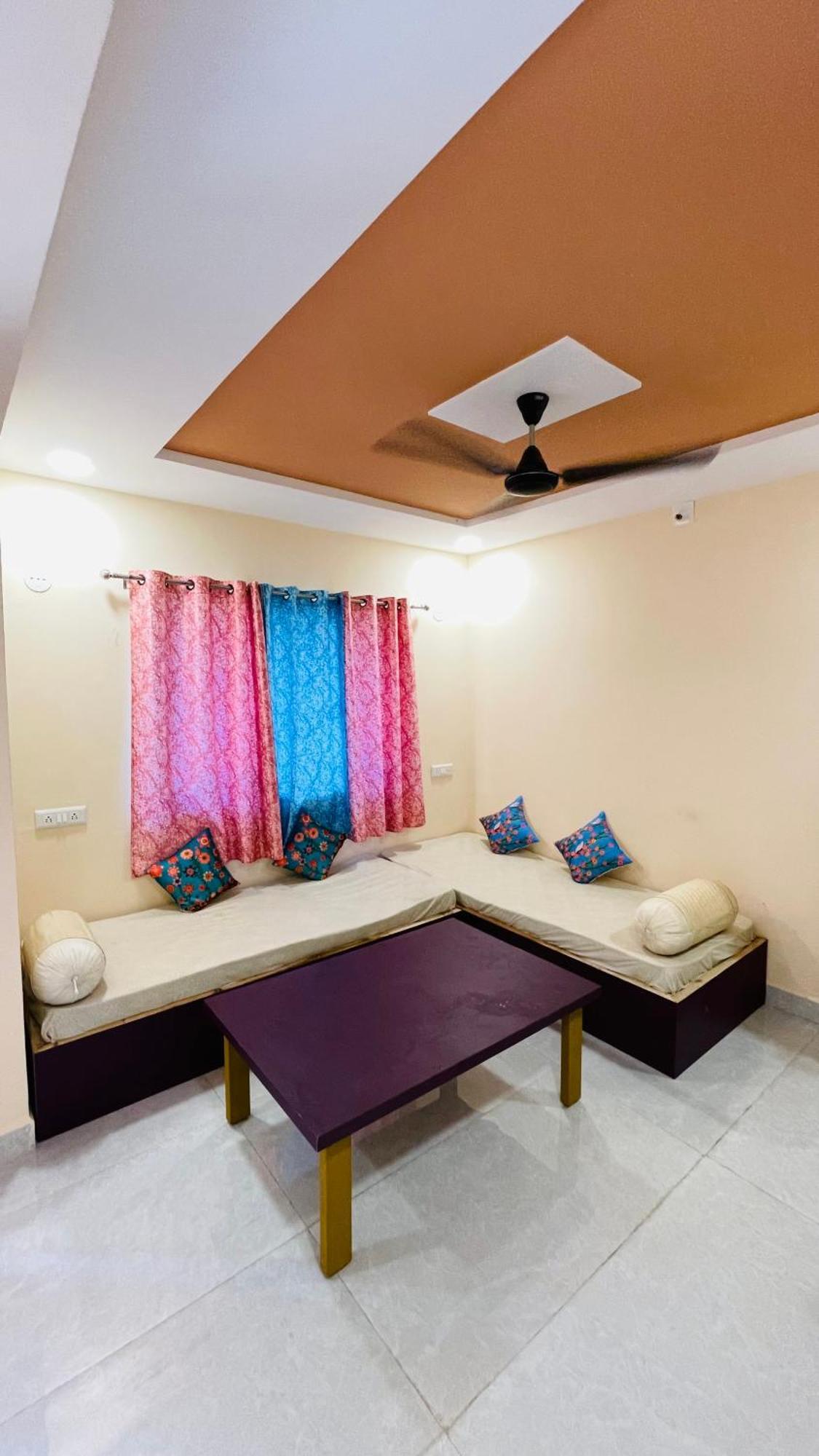 Hotel Devka House Daman Exterior foto